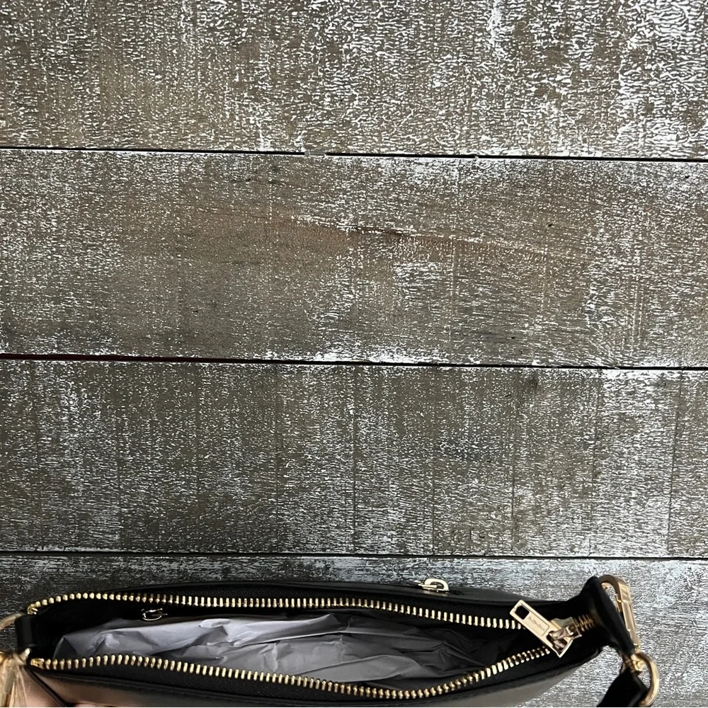 Brandy Melville  purse - Picture 3 of 8